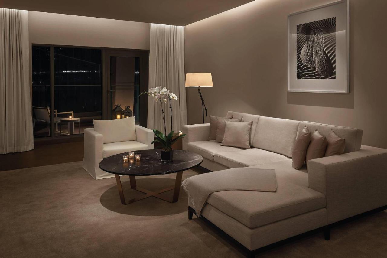The Abu Dhabi Edition Екстер'єр фото A living room