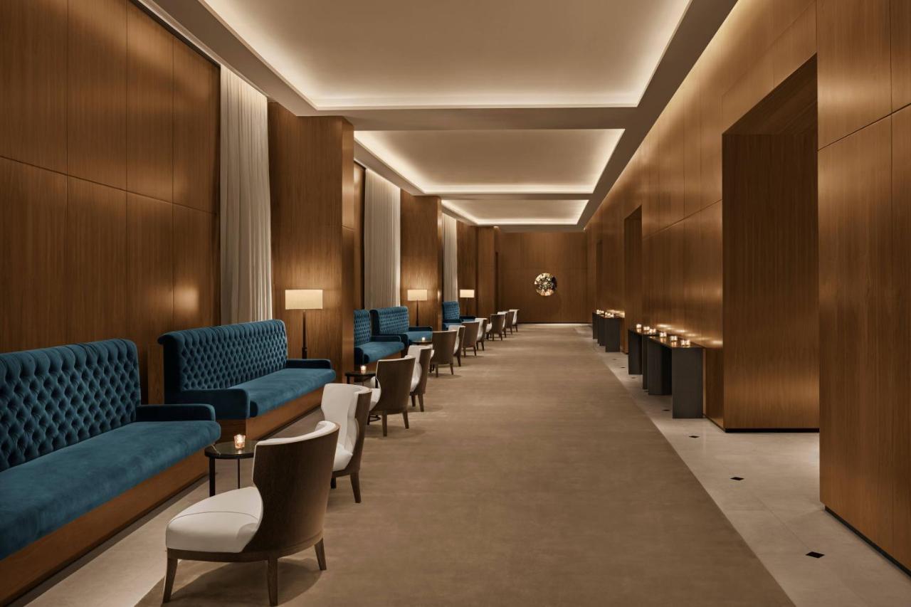 The Abu Dhabi Edition Екстер'єр фото The interior of the lounge