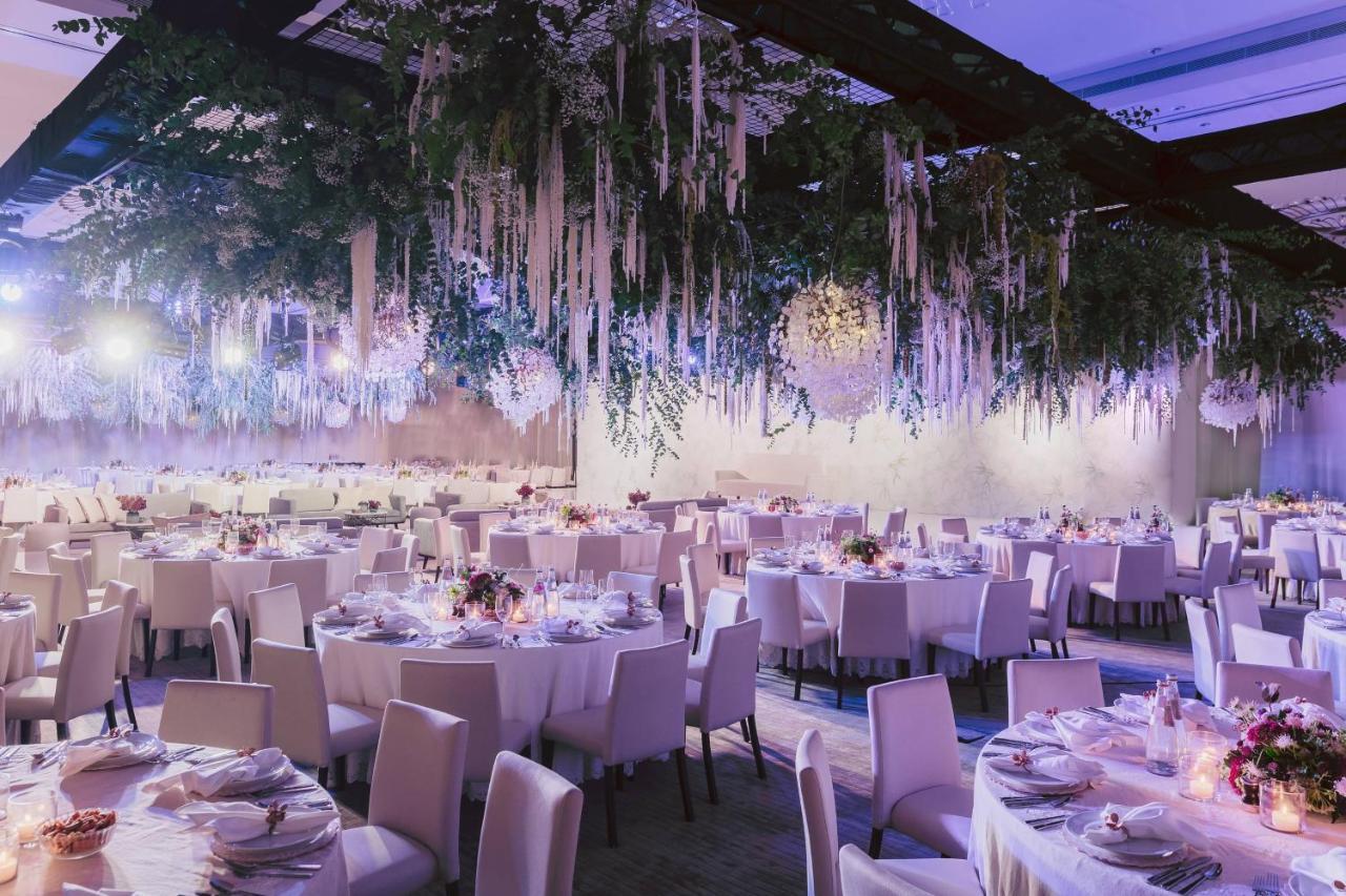 The Abu Dhabi Edition Екстер'єр фото The ballroom at the Four Seasons Hotel
