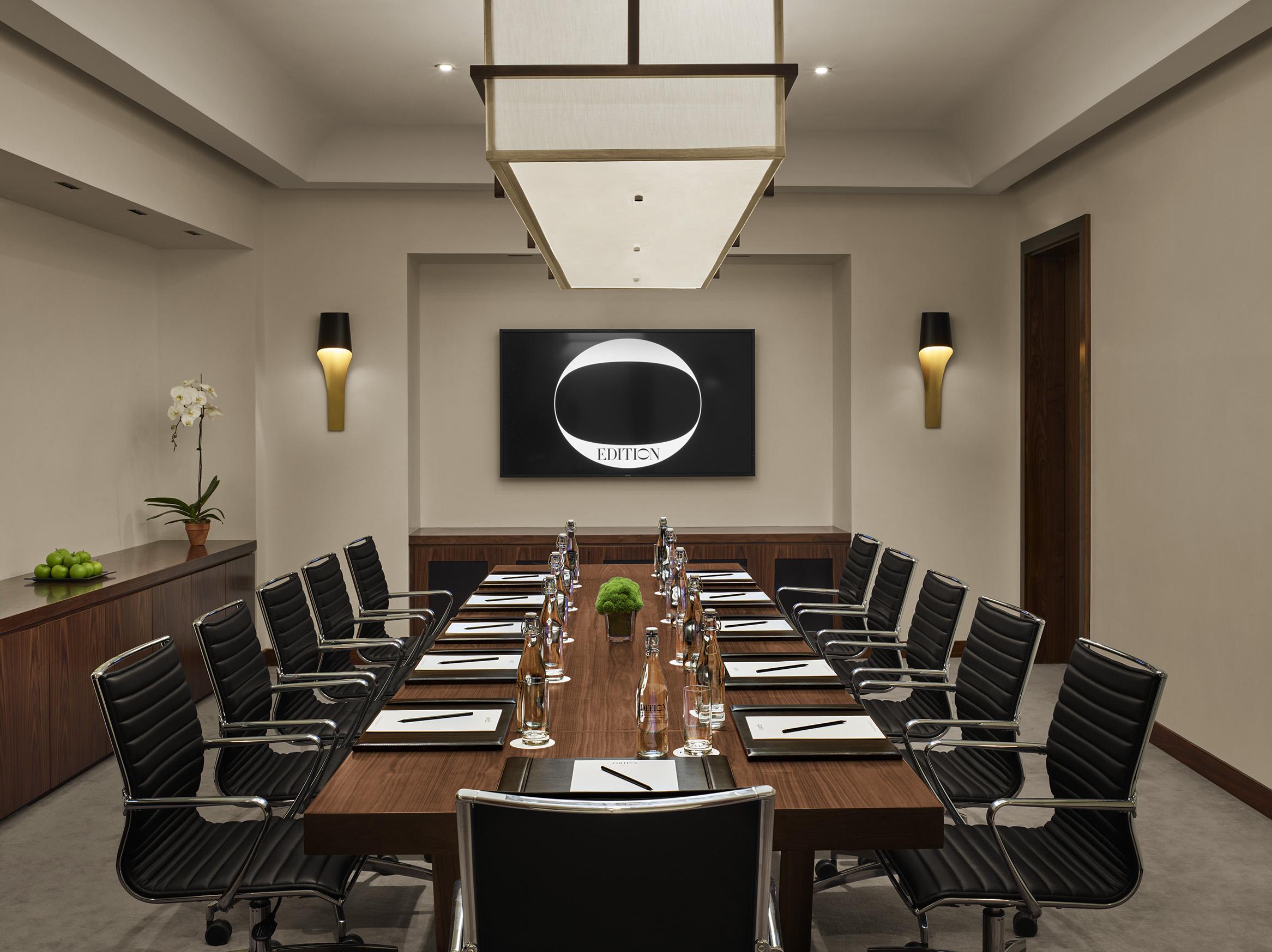 The Abu Dhabi Edition Екстер'єр фото Boardroom