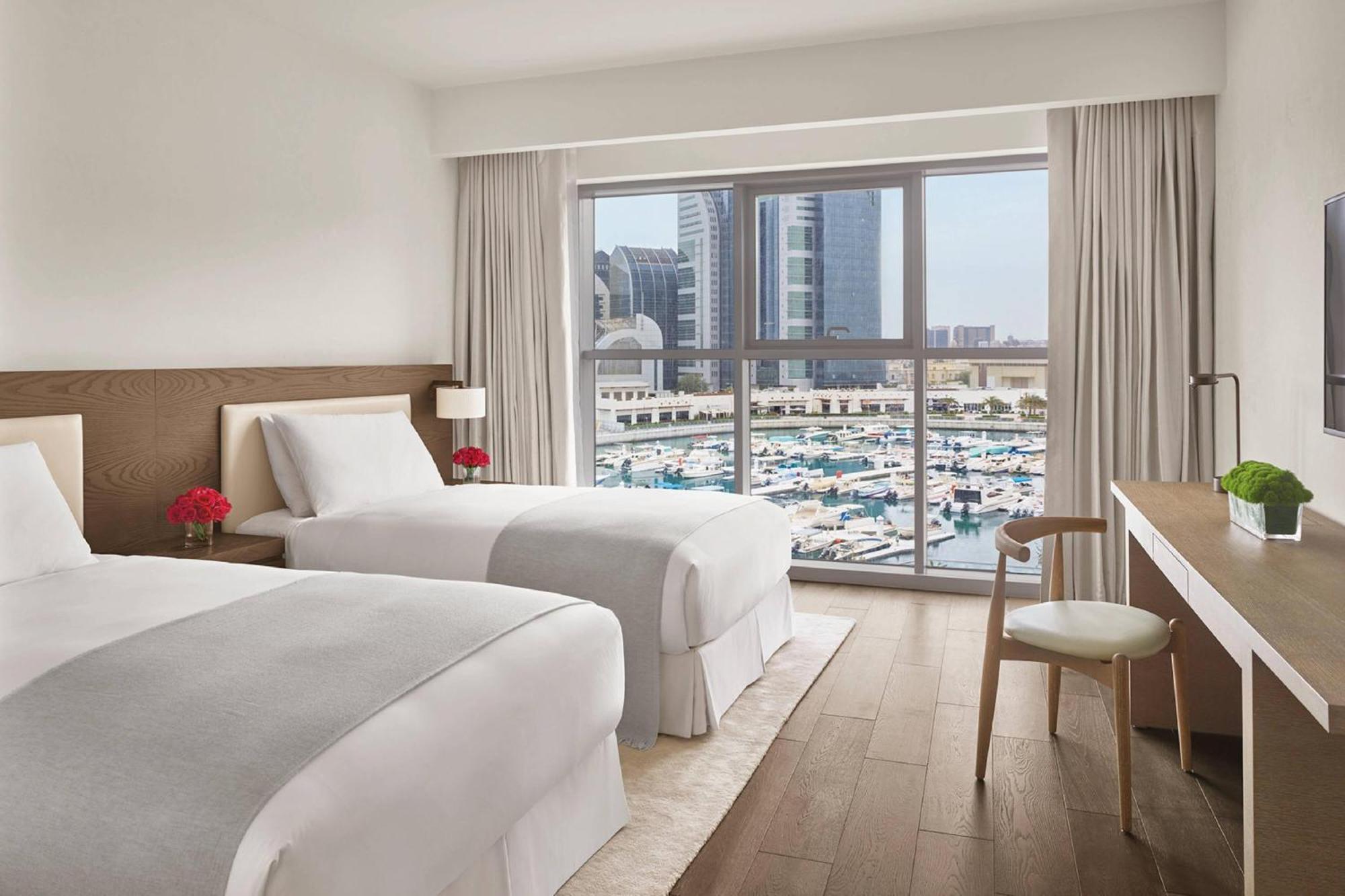 The Abu Dhabi Edition Екстер'єр фото A guest room at the hotel