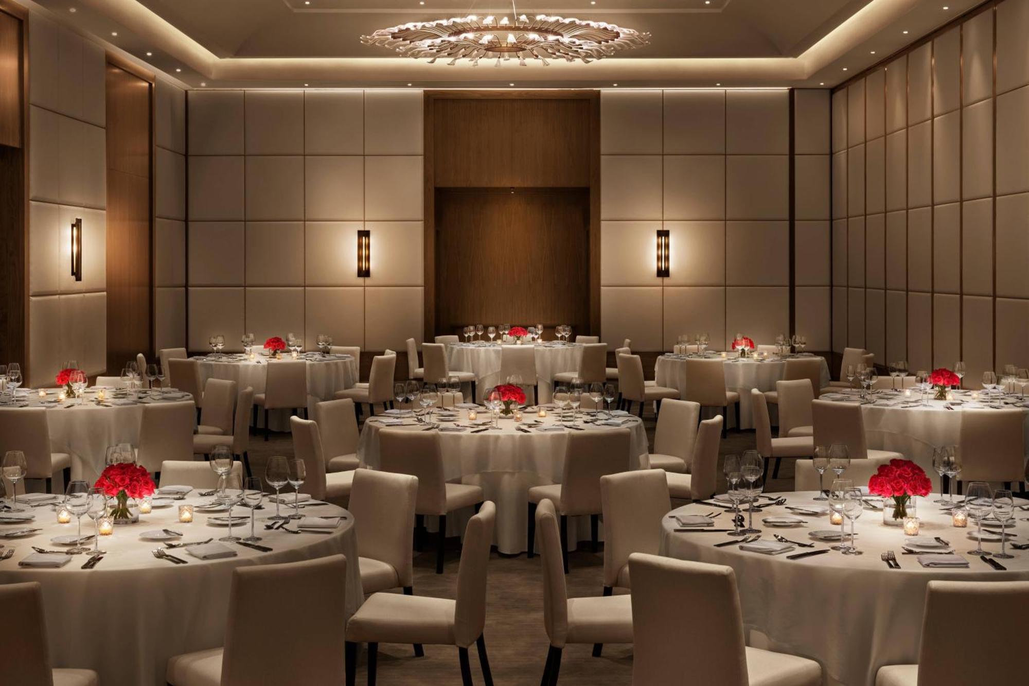 The Abu Dhabi Edition Екстер'єр фото The ballroom