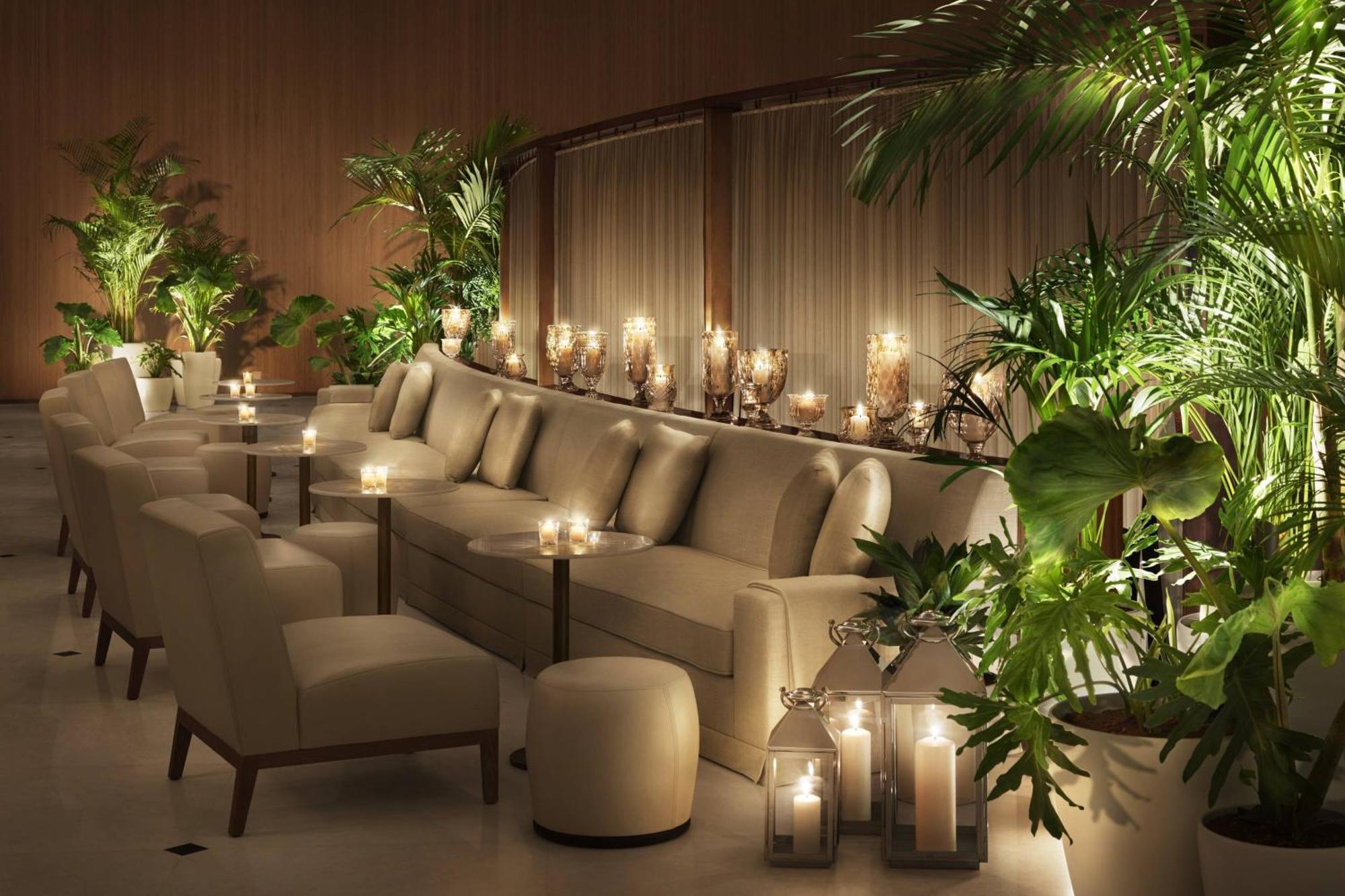 The Abu Dhabi Edition Екстер'єр фото The interior of the lounge
