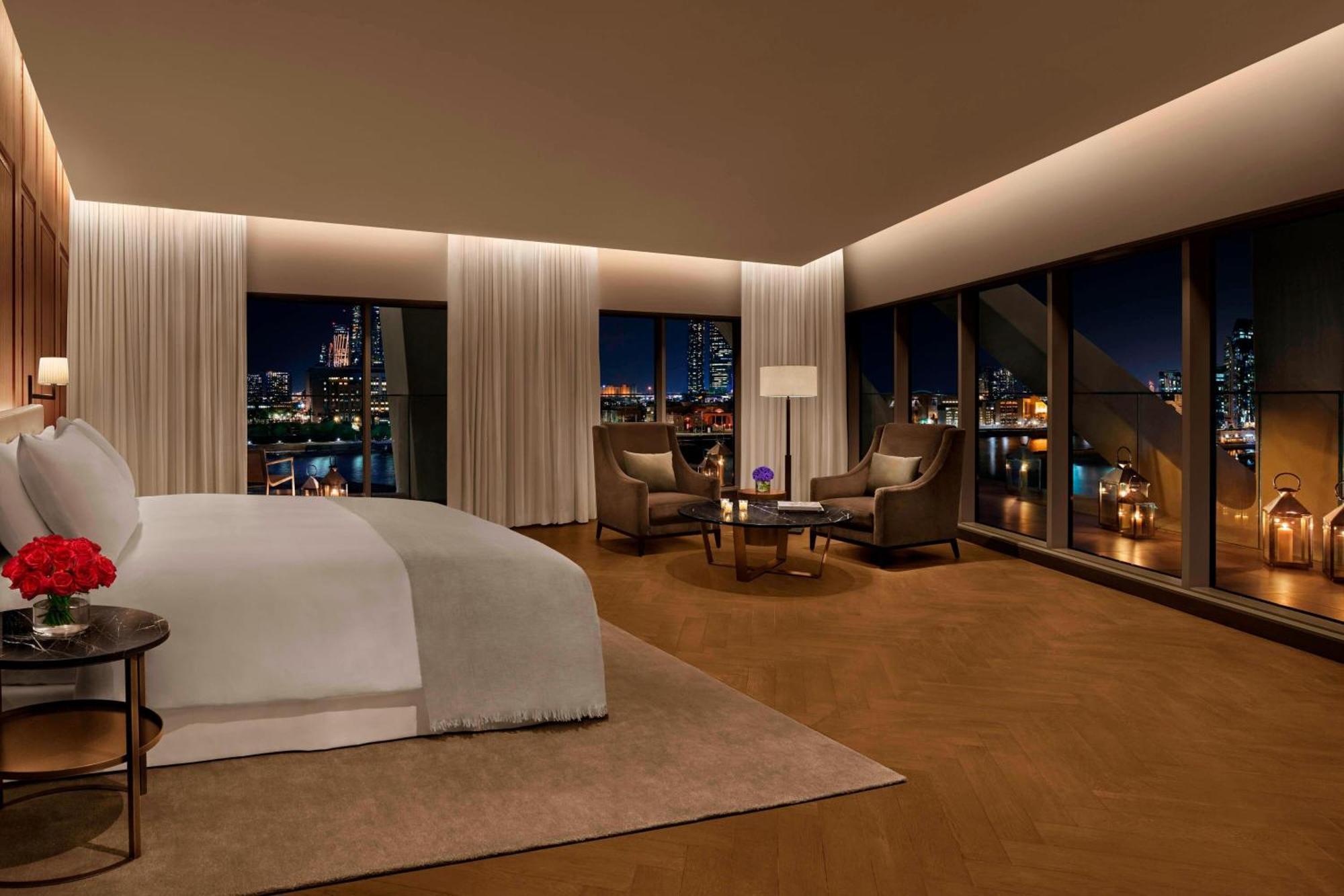 The Abu Dhabi Edition Екстер'єр фото A bedroom at The Ritz-Carlton, New York, Central Park