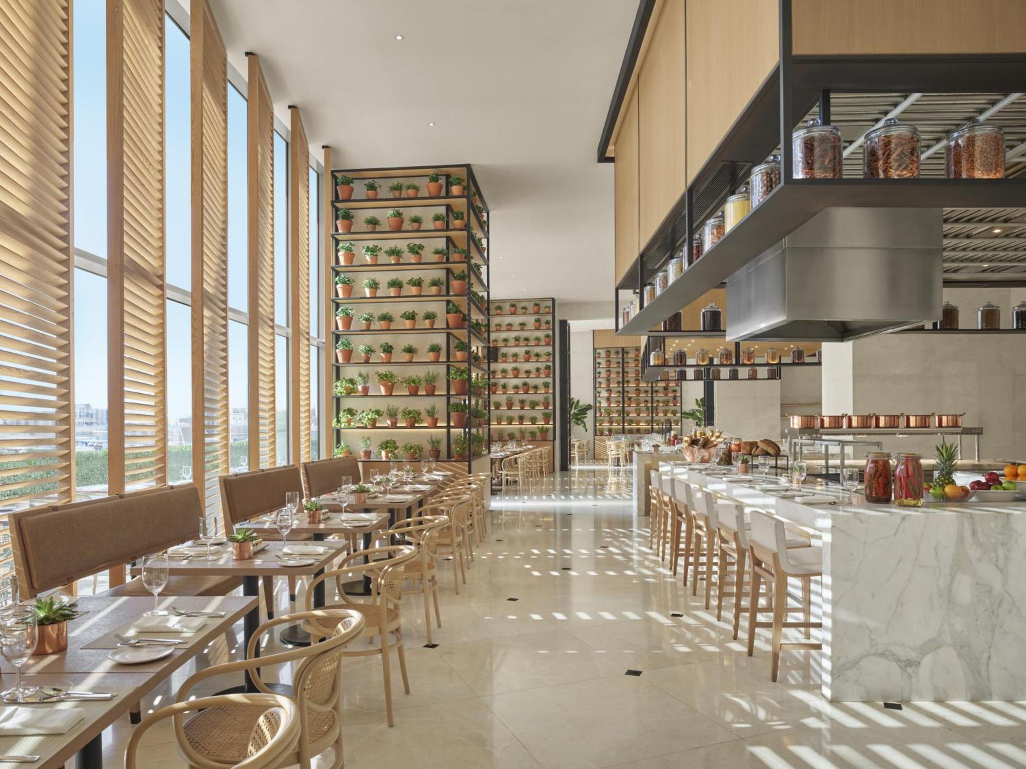 The Abu Dhabi Edition Екстер'єр фото The restaurant