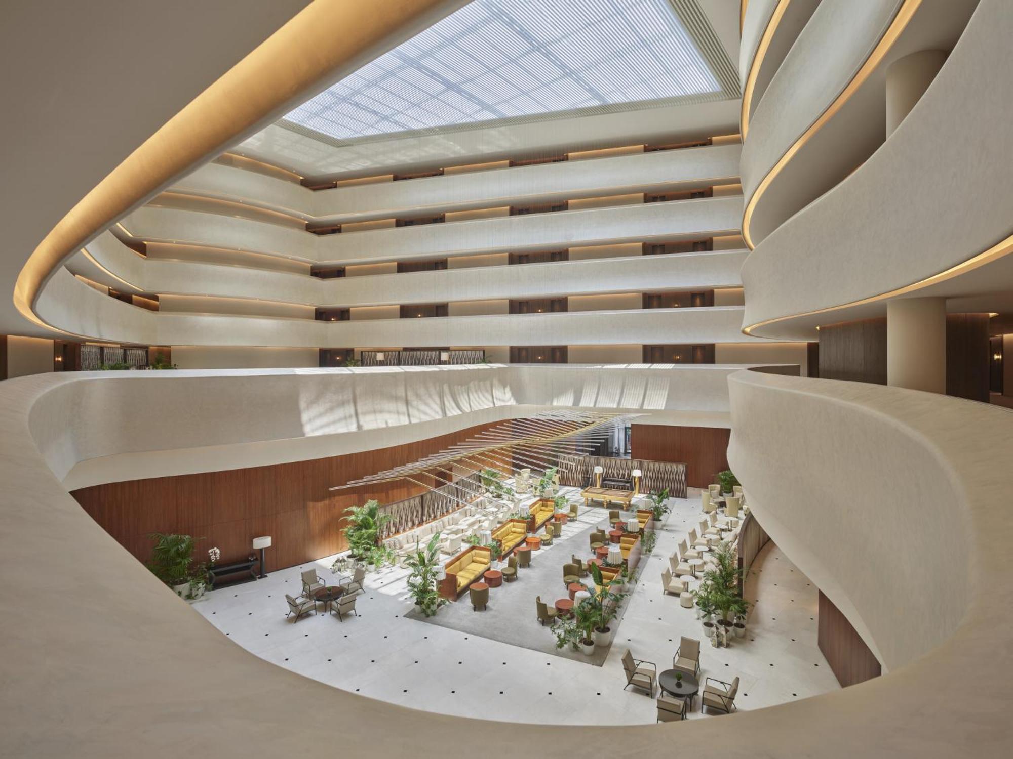 The Abu Dhabi Edition Екстер'єр фото The hotel's atrium